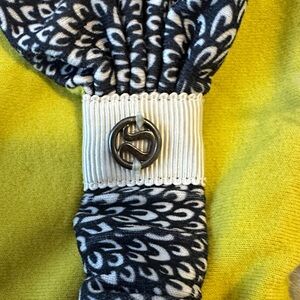 Lululemon Wunder Train Reversible Headband Yellow and Blue Patterned Headband